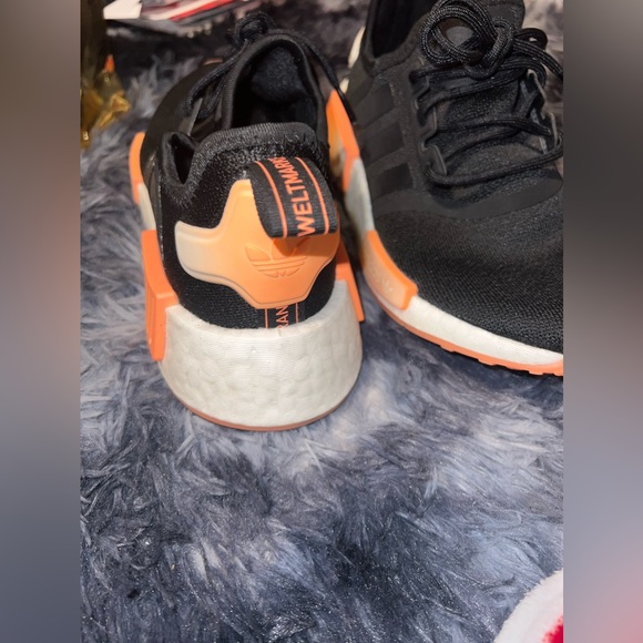 adidas Originals Women's NMD_R1 shoes - Picture 3 of 6